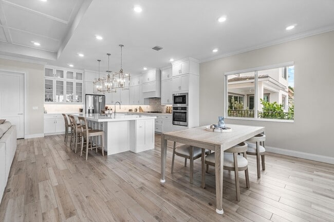 Building Photo - 12272 Waterstone Cir