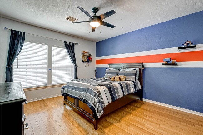 Building Photo - 14 Bradford Cir