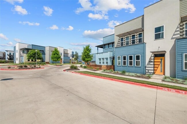 Building Photo - 9015 Cattle Baron Path