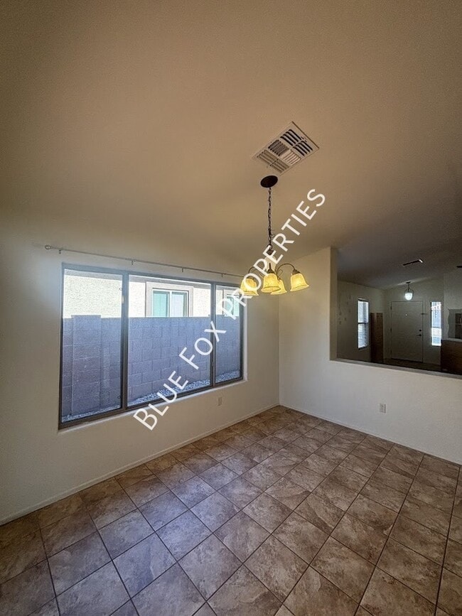 Building Photo - 167 W Calle Patio Lindo