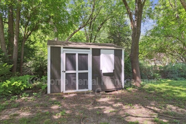 Building Photo - 5336 Appleton Ave