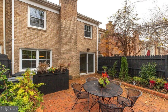 Building Photo - 7370 Eldorado St