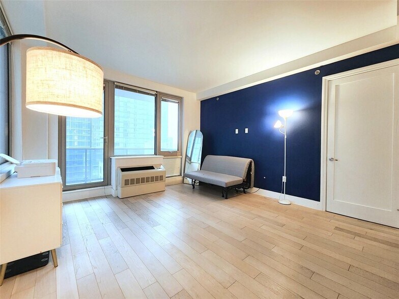 Building Photo - 4415 Purves St