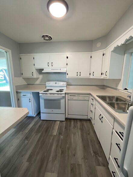 Kitchen - 1305 5th St S