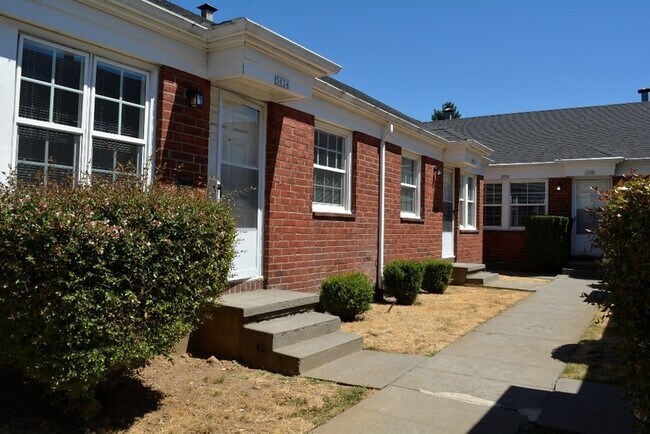 Building Photo - 5034 SE 75th Ave