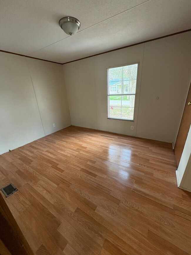 Building Photo - 17 Gilmer St