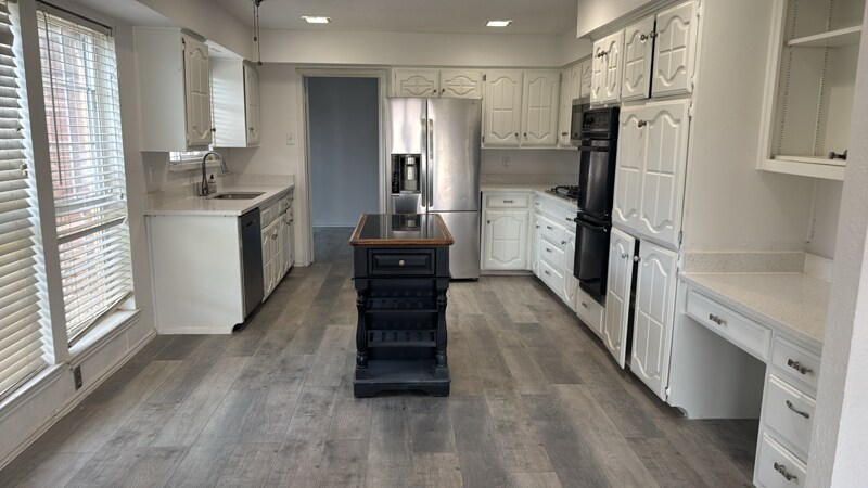 Building Photo - 1604 Elk Grove Dr