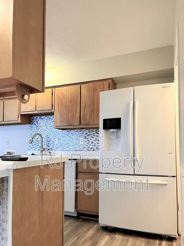 Building Photo - 4575 Buffer Dr