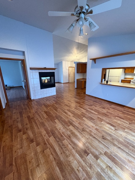 Building Photo - 2120 W Hogan St