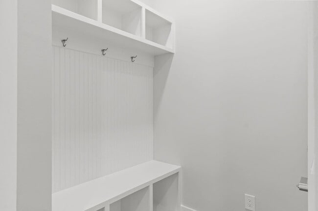 Building Photo - 263 Breakwater Blvd