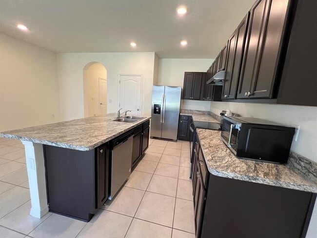 Building Photo - 1370 Yellow Finch Dr