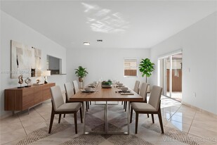 Building Photo - 2870 SW 21st St