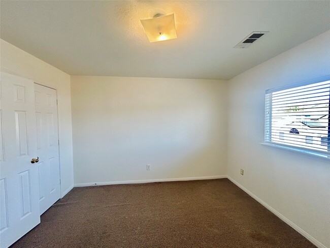 Building Photo - 12422 Glenleigh Dr