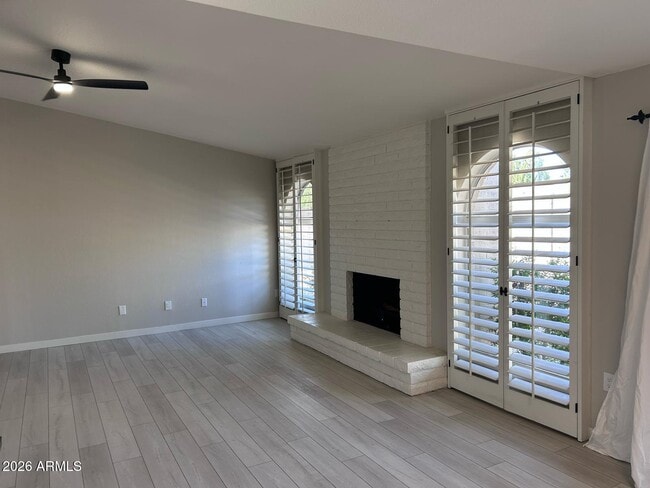 Building Photo - 6221 E Gelding Dr