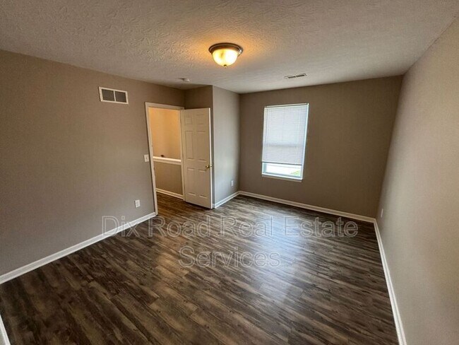 Building Photo - 209 Wexford Dr