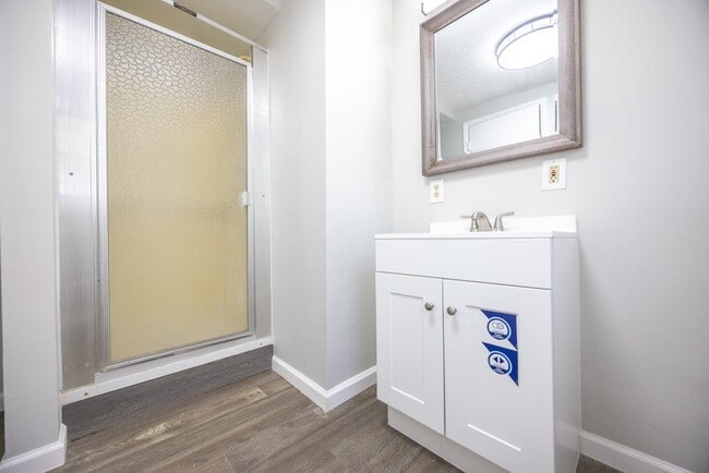 Building Photo - 202 Spring Tree Ln