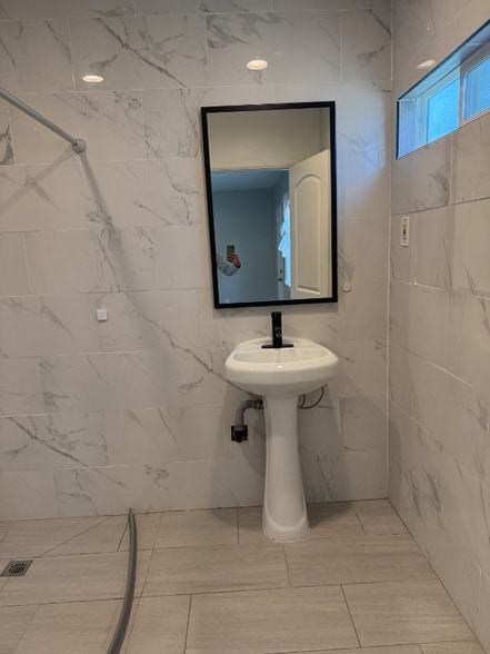 Building Photo - 8142 7th St