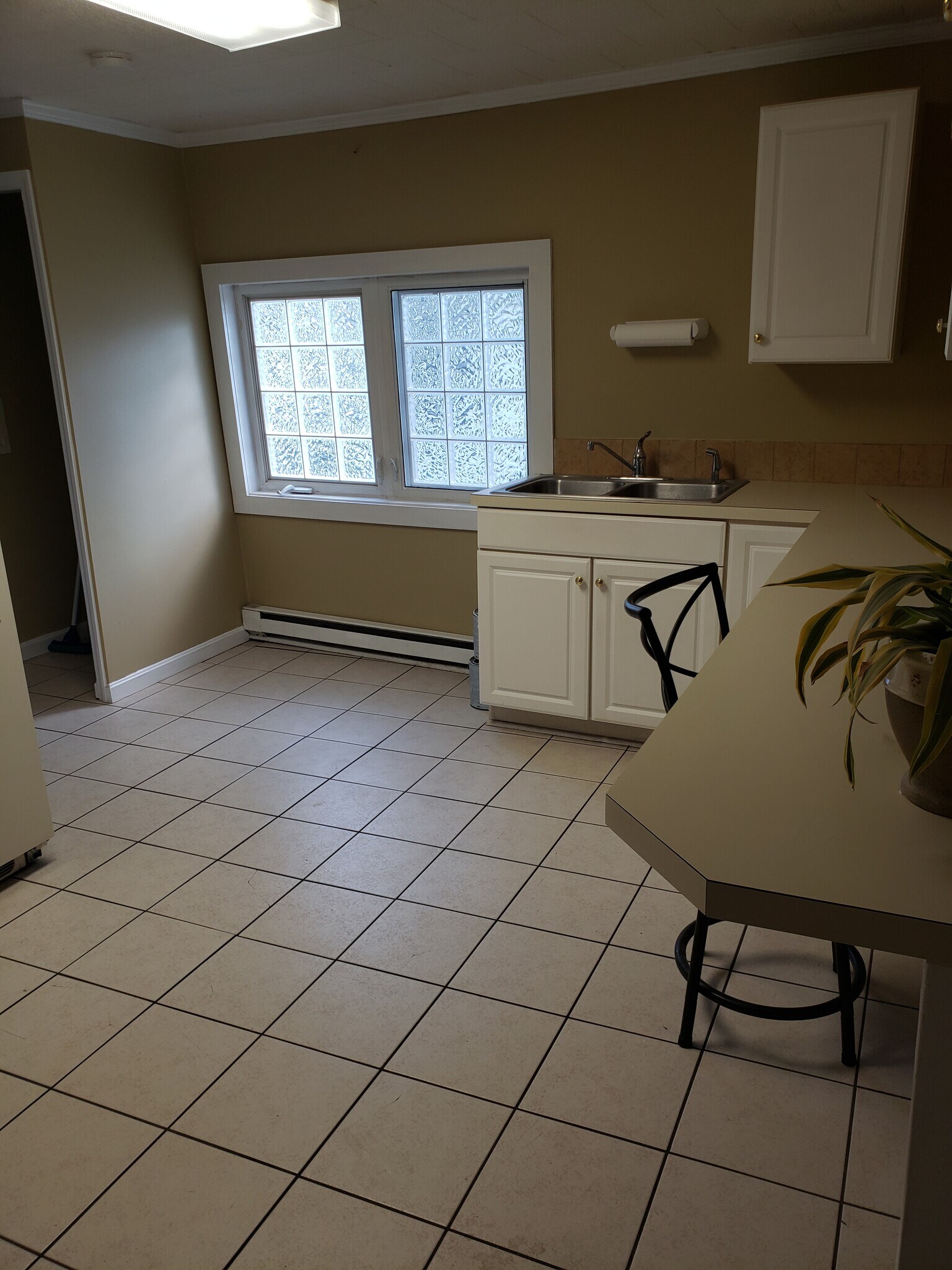 Kitchen - 507 Bennett St