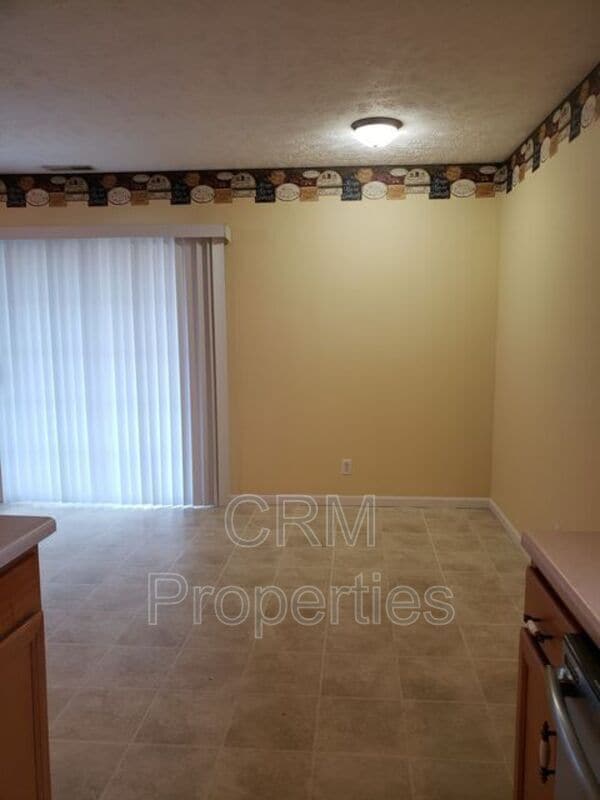 Building Photo - 204 Ariel Ct