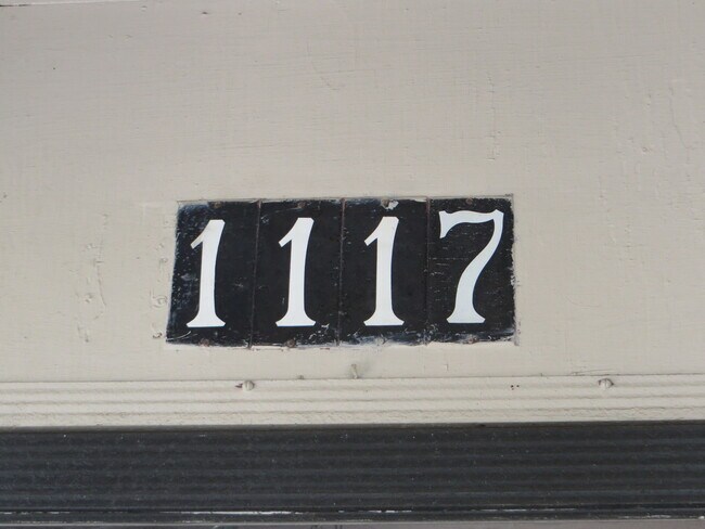 Building Photo - 1117 Nelson St