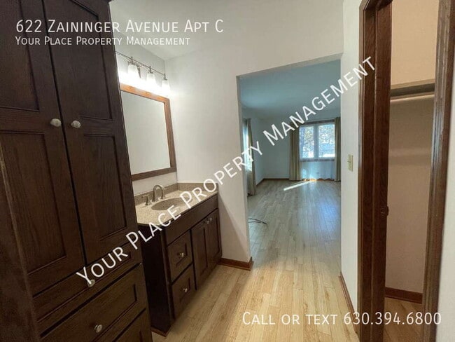 Building Photo - 622 Zaininger Ave