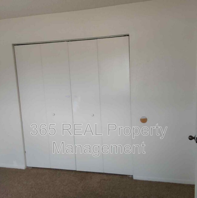 Building Photo - 204 14th St
