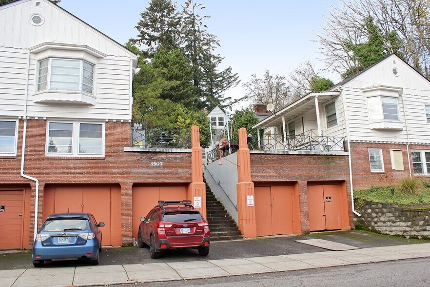 Building Photo - 3507 SW 11th Ave