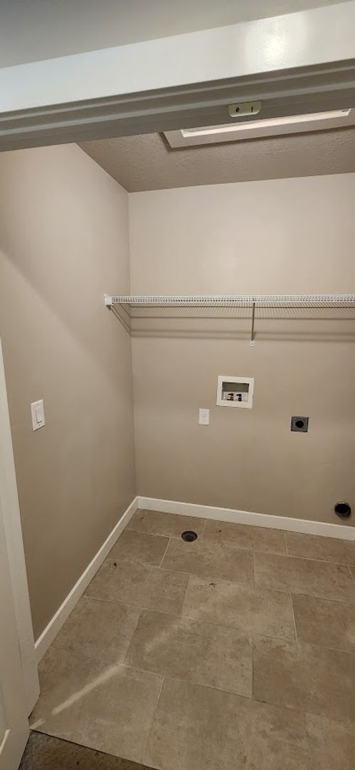 Building Photo - $2,000 OFF 4-bed, 3.5-bath Townhome Available Now!