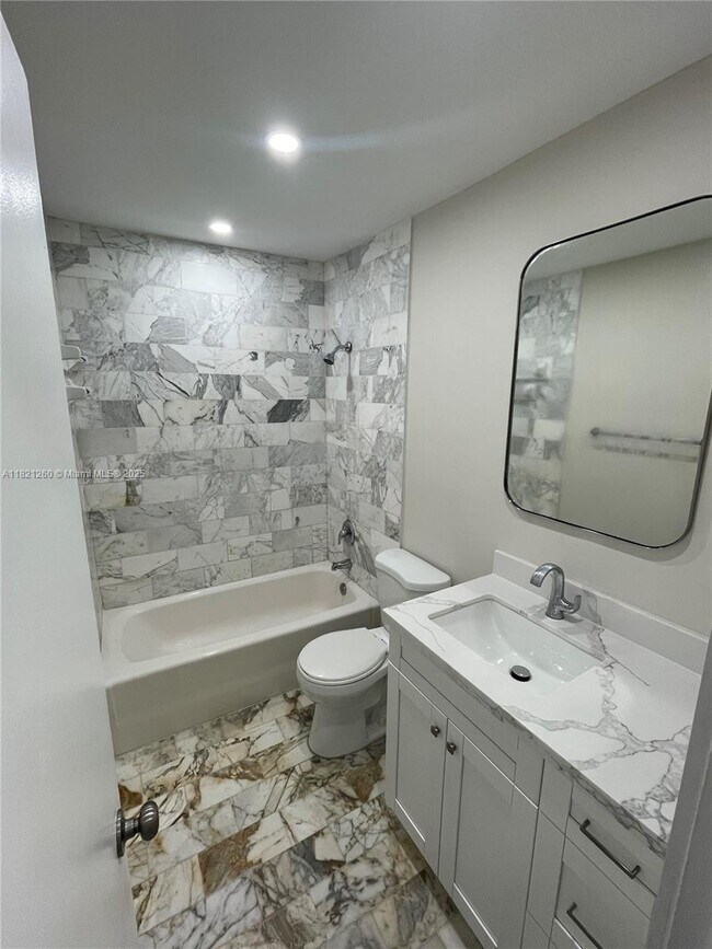 Building Photo - 1129 SW 11th Ave