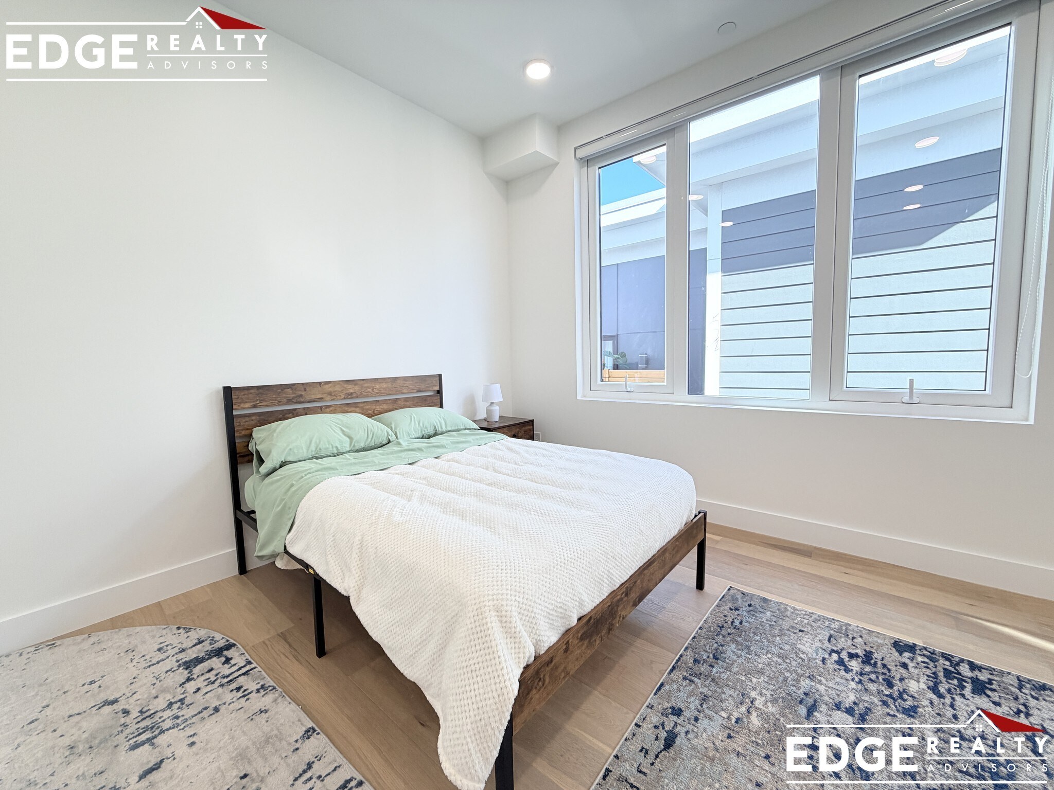 Building Photo - 157 Murdock St