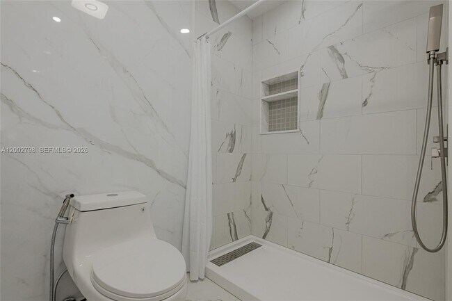 Building Photo - 6325 SW 138th Ct