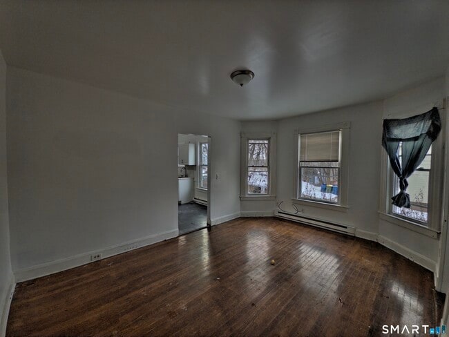 Building Photo - 64 Wood St