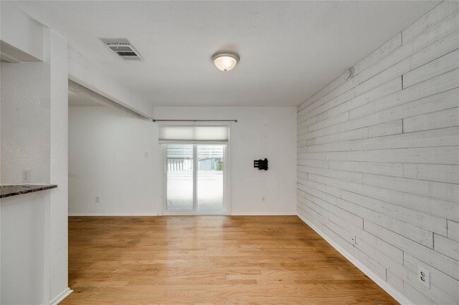 Building Photo - 3627 Menchaca Rd