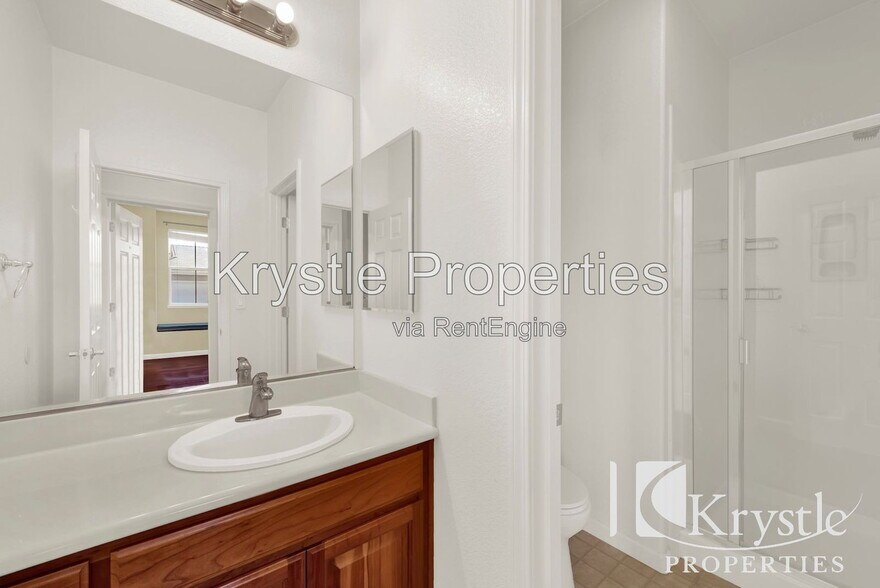 Building Photo - 625 Purple Martin Dr