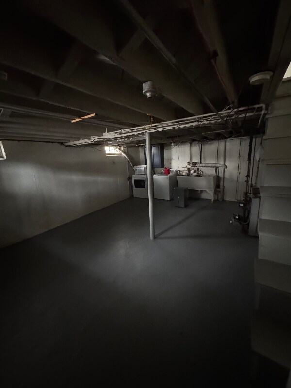 Building Photo - 62 Reed St