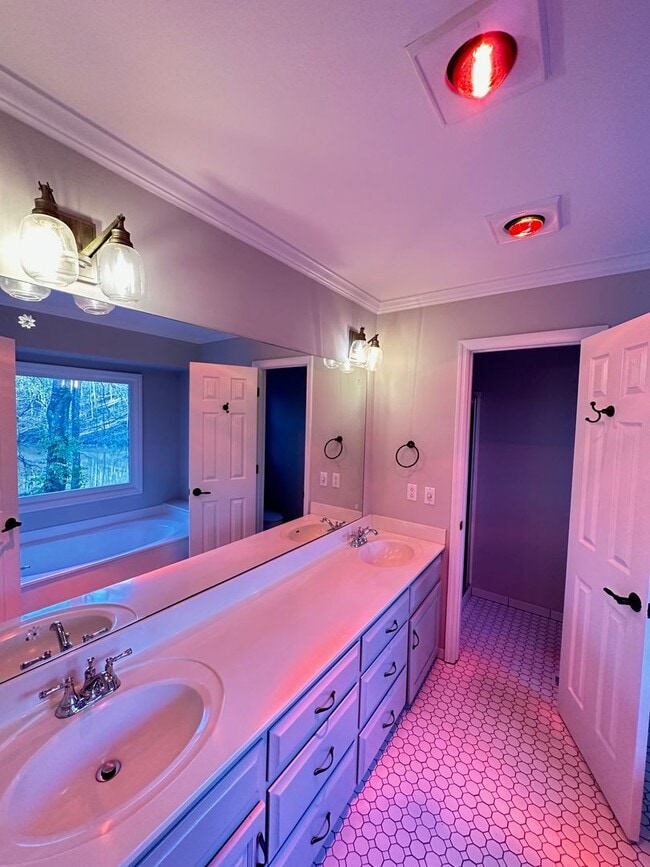 Building Photo - Beautiful Home off Timothy Available