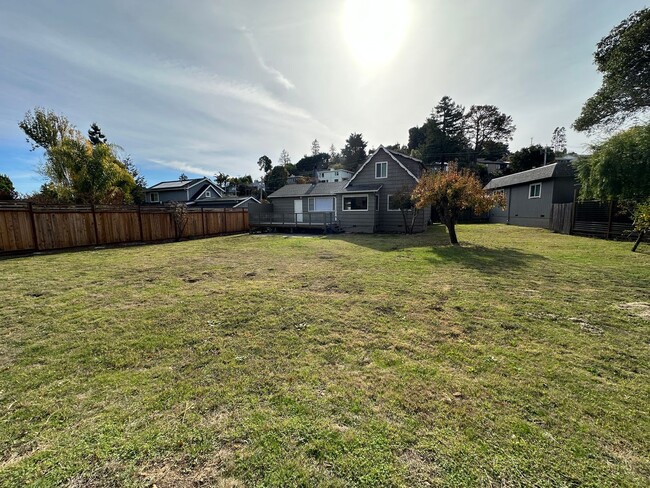 Building Photo - Charming Strawberry/Mill Valley Home w/Lar...