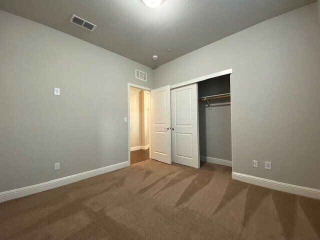 Building Photo - Modern 4bd/3ba 1930 sq. ft. home in Rancho Cordova!
