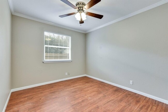 Building Photo - 3000 Meadow Ln