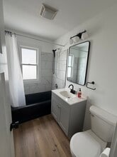 Building Photo - Fairoaks - 2 Bedroom