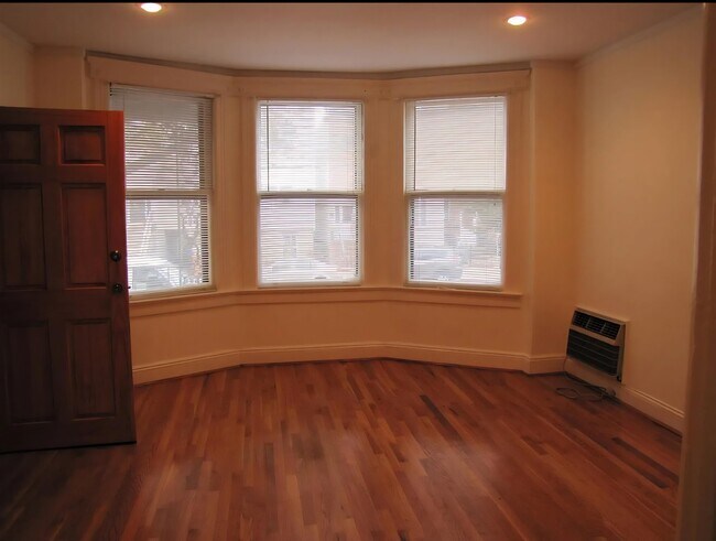 Building Photo - 314 Webster Ave