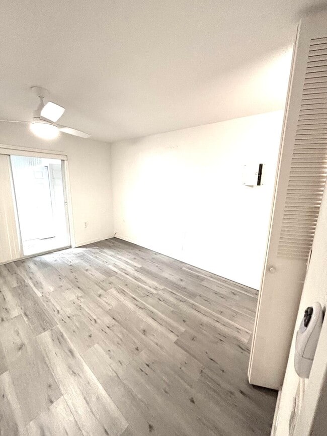 Building Photo - 185 Valencia H