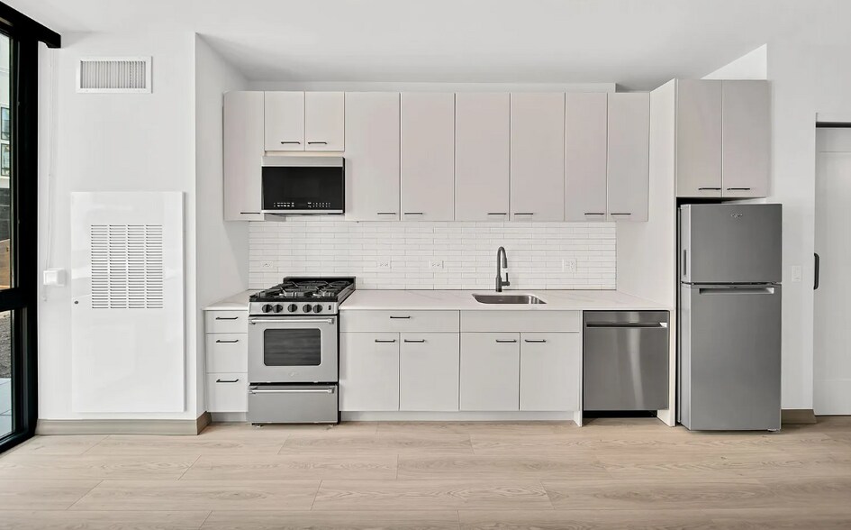 Building Photo - 2155 N Elston Ave