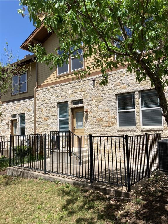Building Photo - 2930 Grand Oaks Loop