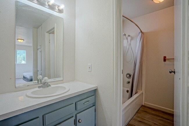 Building Photo - 2765 Applewood Dr