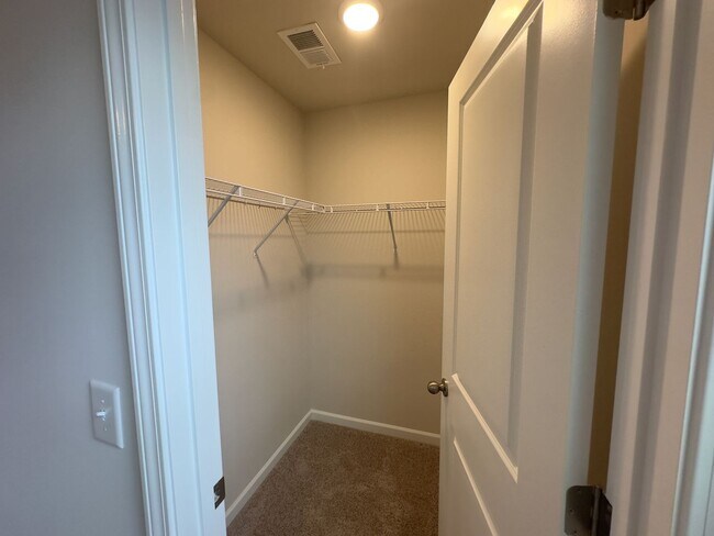 Building Photo - Custom Home in Bella Vita!