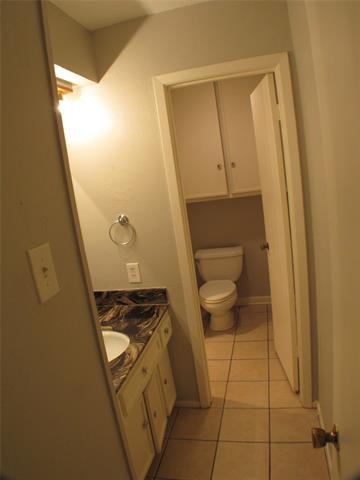 Building Photo - 10406 Shadow Bend Dr
