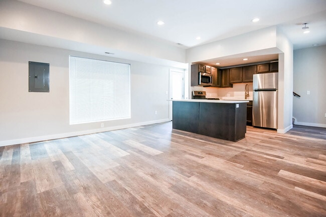 Building Photo - 951 Washington St