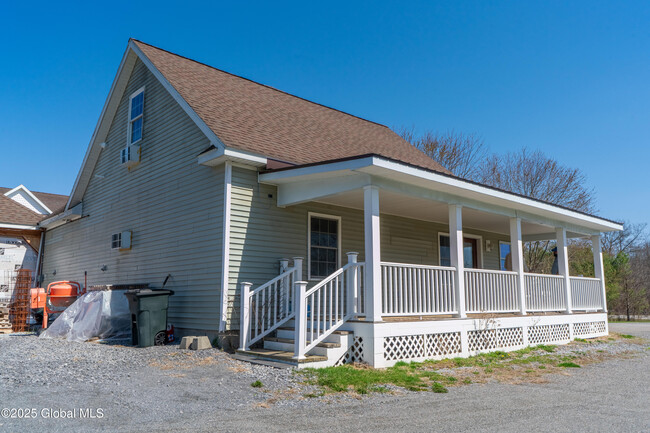 Building Photo - 298 Wilton Gansevoort Rd