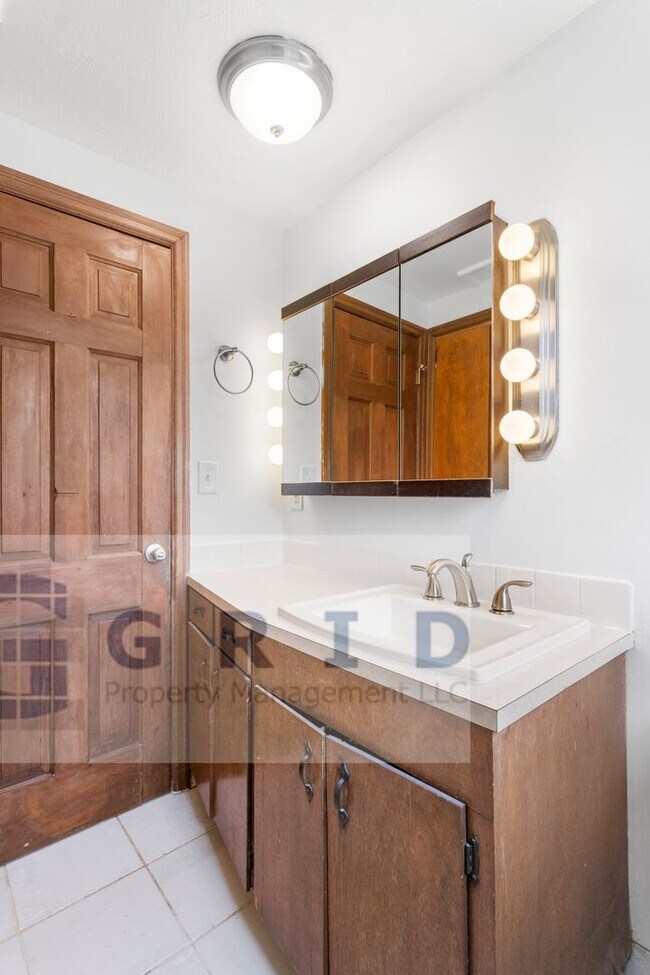 Building Photo - Charming 2-Bedroom Apartment in Markham!